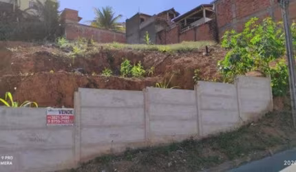 Lote Bairro Cidade Nova. Cód. L050, 322 m². Região de Ipatinga. Projeto para casa, registrado.