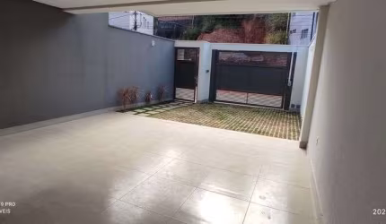 Casa Região de Ipatinga, Bairro Cidade Nova. Cód. K191. Quintal e 4 vagas garagem