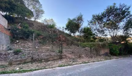 Lote Cód. L072 Plano no Bairro Bom Jardim. Excelente Localização. 402 m². Região de Ipatinga - MG.
