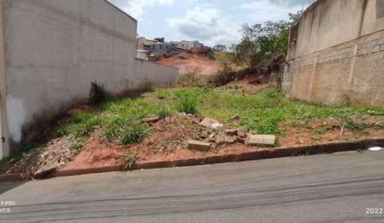 Lote Região de Ipatinga, Bairro Cidade Nova,Cód. L093, plano e murado laterais. Perto da avenida.