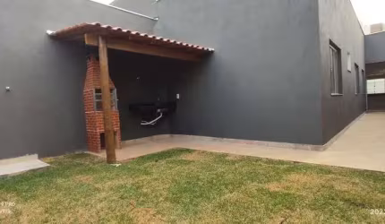 Casa Cód. K142, Meio lote, garagem dois carros, quintal Região de Ipatinga, Bairro Parque Caravelas