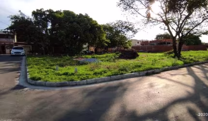 Lote Bairro Vila Ipanema. Cód. L058 360 m², 100% plano, registrado. Esquina para três ruas.