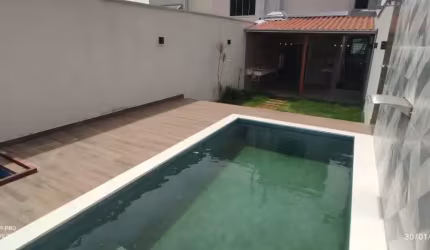 Casa Bairro das Fontes. Cód. K186, 3 Quartos/suite, 180 m², 4 vgs. Piscina. Quintal e Varanda gourmet. Aceita permuta.