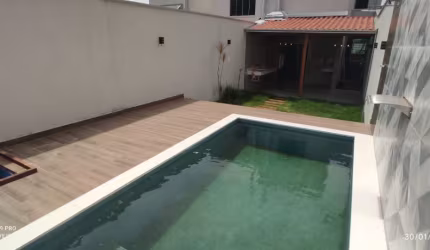 Casa Bairro das Fontes. Cód. K186, 3 Quartos/suite, 180 m², 4 vgs. Piscina. Quintal e Varanda gourmet. Aceita permuta.