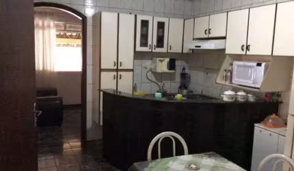 Casa em Ipatinga, 3 qts. Cód. K161. Área privativa 200 m².