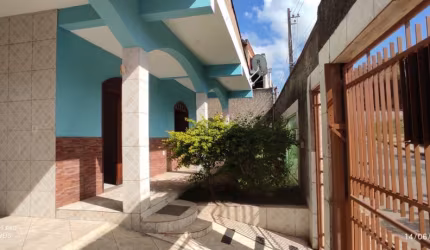 Casa no Bairro Cidade Nova, Cód. K207 . Lote 317 m². Quintal e jardim. Região de Ipatinga. Perto da avenida.