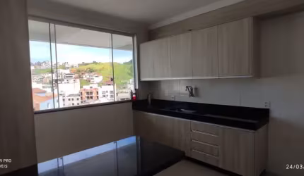 Casa Região de Ipatinga, Bairro Cidade Nova. Cód. K222. Piso porcelanato, 2 vagas. Quintal