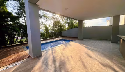 Casa com 3 suítes e piscina à venda em Louveira