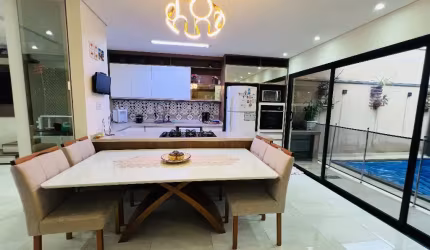 Casa em condomínio com 4 quartos e piscina em condomínio à venda