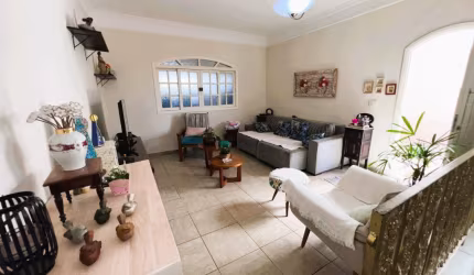 Casa com 4 quartos e suíte em Jundiaí à venda