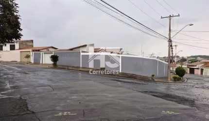 Casa com 2 quartos à venda na Rua Edmundo Plácido Chiavegatto, 683, Jardim dos Oliveiras, Campinas, 173 m2 por R$ 680.000