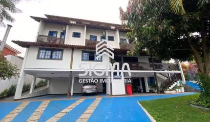 Casa com 5 quartos à venda na Rua Professora Anna Benedicta, 99, Glória, Macaé por R$ 2.000.000