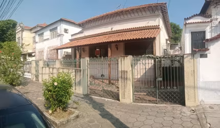 2 casas em Marechal Hermes