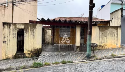Casa a venda em ótima localização
