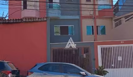 Sobrado á venda com ótima localização em Santo André