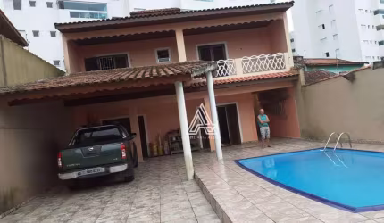 Sobrado com 4 dormitórios à venda, 246 m² por R$ 780.000,00 - Balneário Europa - Mongaguá/SP