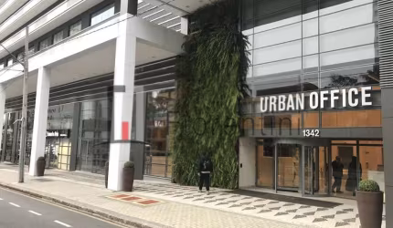 Ótimo conjunto comercial no Alto da Glória