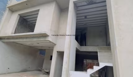 Sobrados novos com 3 quartos sendo uma suíte com closet e sacada - Bairro Italia