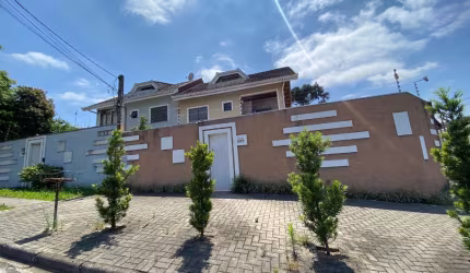 Excelente sobrado triplex no coração do bairro Portão;