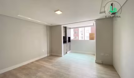 Apartamento no condomínio Colina Ecoville, com 65,00m² úteis, 3 quartos*(um suíte), sacada com churrasqueira, semi mobiliado!!