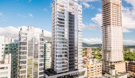 Apartamento com 4 quartos à venda em Meia Praia, Itapema  por R$ 3.610.000