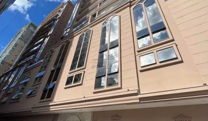 Apartamento com 4 quartos à venda em Meia Praia, Itapema  por R$ 2.420.000