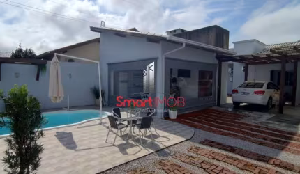 Casa com 3 quartos à venda na Alvina Simas Reis, 222, Centro, Tijucas por R$ 890.000