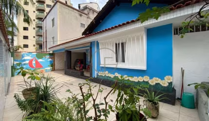 Casa Isolada com Edícula a 200 metros da Praia