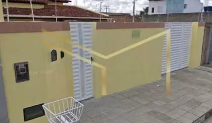 Casa ideal, para uma familia com dois filhos, ou mais, que gosta de espaço e conforto. Localizada próximo a comércios.