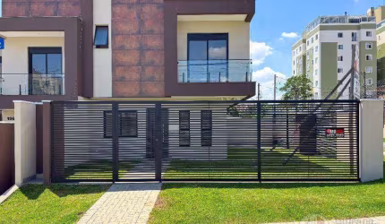 Sobrado com 3 dormitórios à venda, 131 m² por R$ 950.000,00 - Capão Raso - Curitiba/PR