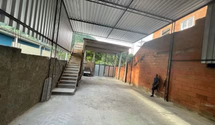 Barracão / Galpão / Depósito para alugar em Guaratiba, Rio de Janeiro  por R$ 1.500