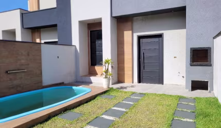 Casa nova com piscina com ótimo padrão de construção