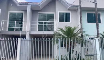 Casa com 3 quartos à venda na Rua Rosiane Jacomel, 159, Cidade Industrial, Curitiba, 75 m2 por R$ 320.000