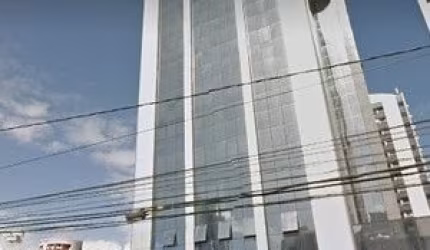 Sala Comercial na Av. Domingos Ferreira