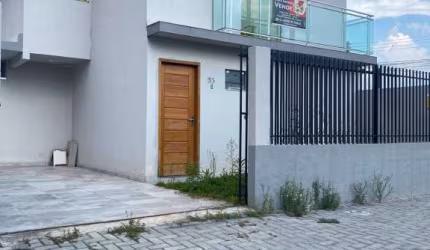 CASA com entrada individual à venda com 78m² com súite e sacada