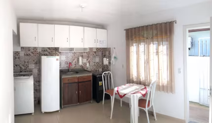 Kitnet / Stúdio para alugar na Rua Trajano Margarida, --, Trindade, Florianópolis por R$ 1.900