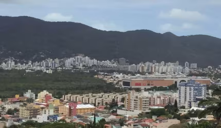 Terreno em condomínio fechado à venda na Rua Professor Belarmino Corrêa, --, Trindade, Florianópolis por R$ 1.100.000