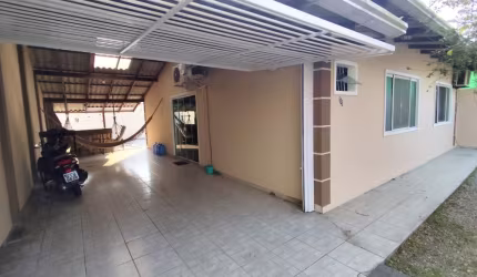 LINDA CASA C/ 3 DORMITORIOS A VENDA EM ITAJAÍ