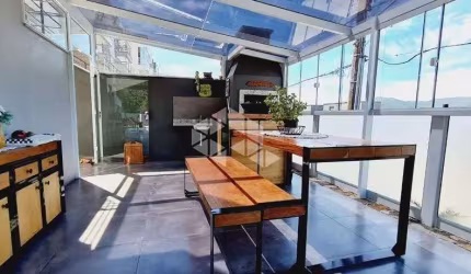 CASA COM 3 QUARTOS, SENDO 3 SUÍTES, PISCINA NO CÓRREGO GRANDE!