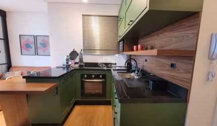 Studio Alto Padrão Mobiliado, Porteira Fechada, 1 Vaga de Garagem no Córrego Grande em Florianópolis.