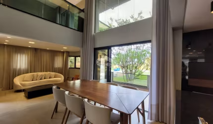 CASA ALTO PADRÃO EM CONDOMÍNIO FECHADO COM 4 QUARTOS, SENDO 1 SUÍTE, ACADEMIA, PISCINA, ESPAÇO GOURMET!