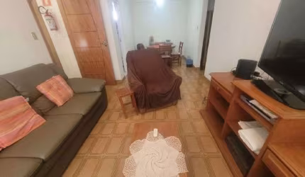 Apto Amplo, 2 vagas garagem demarcada , claro