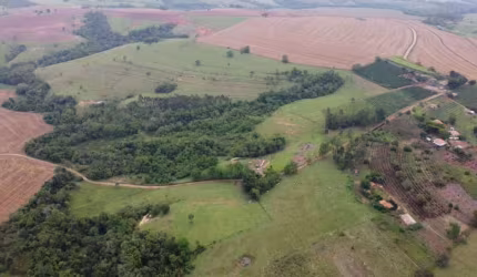 Chácara / sítio com 3 quartos à venda na Estrada Vicinal, 1010, Centro, Carlópolis por R$ 320.000