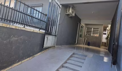 Casa com 3 quartos à venda na Rua Wilson de Bello, 172, Jardim Luciana Maria, Sorocaba por R$ 286.000