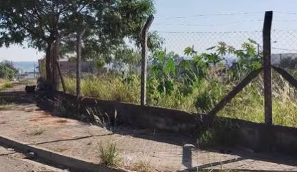 Terreno à venda na Rua Sucupira, Parque São Bento, Sorocaba por R$ 550.000