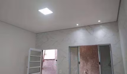 Casa com 2 quartos à venda na Rua João Ruiz Martins, 141, Jardim Santa Lúcia, Sorocaba por R$ 295.000
