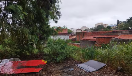Terreno à venda na Ernesto Souza Pinto, 02, Jardim das Magnólias, Sorocaba por R$ 900.000