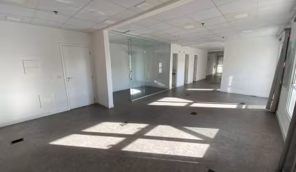 Sala comercial para alugar na Rua Doutor Alfredo de Castro, 200, Barra Funda, São Paulo por R$ 12.000