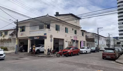 Prédio à venda com 03 Pontos comerciais e 01 apartamento, no Salgado Filho.