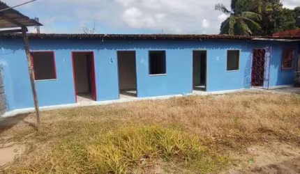 CONDOMÍNIO FECHADO COM 04 KITNETS E ÁREA DE LAZER